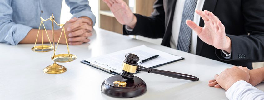 Judge deciding to dismiss a divorce case.